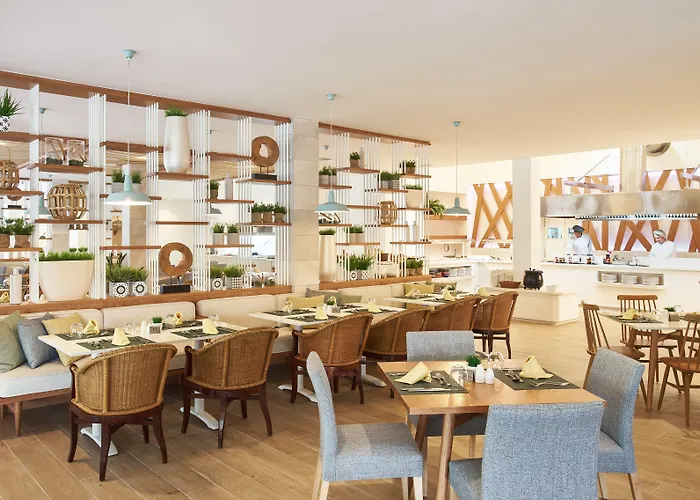 מלון דירות Club Del Sol 4*