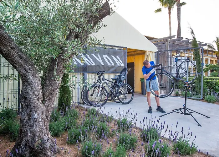 Ξενοδοχείο με διαμερίσματα Club Del Sol